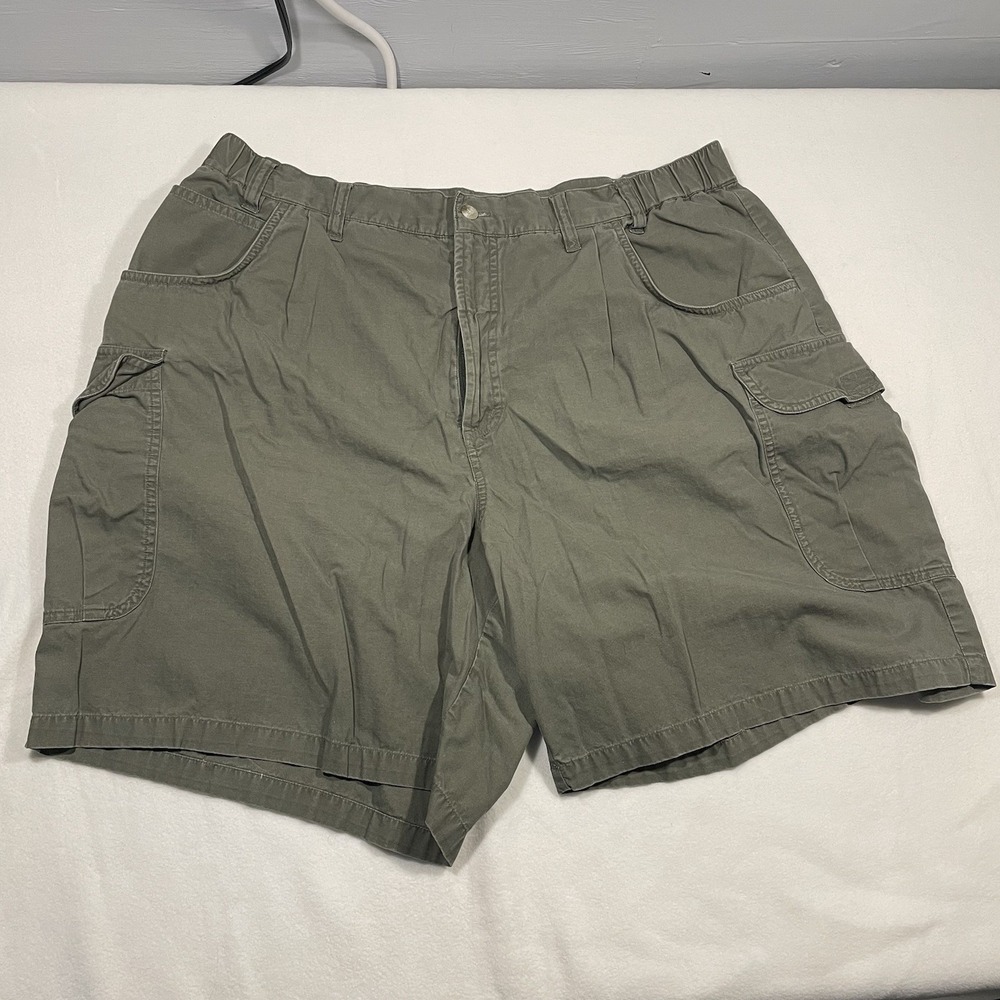 Columbia Men's Cargo Shorts Olive Green Size 40 with 8in Inseam Stretch Waist